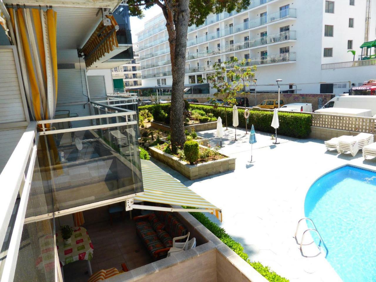 Apartamentos Montblanc Familidays 013 살루 외부 사진